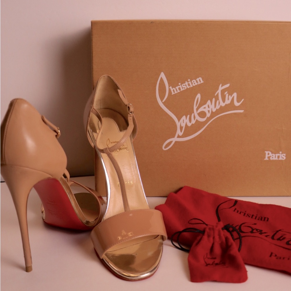 Christian Louboutin Nude Patent Leather True Blue T-Strap Sandals Size 41.5